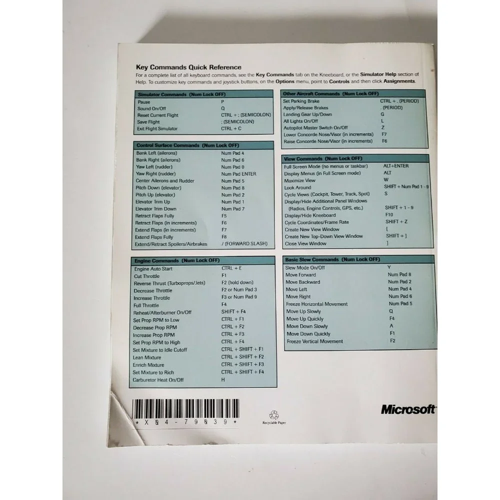 Microsoft flight simulator 2000 Pilots Handbook and CD ROM (2)